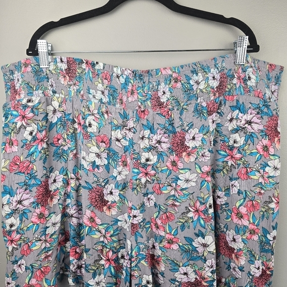 TORRID Flowy Shorts Smocked Elastic High Rise Waist Floral Gray Womens Size 3X - Picture 4 of 13